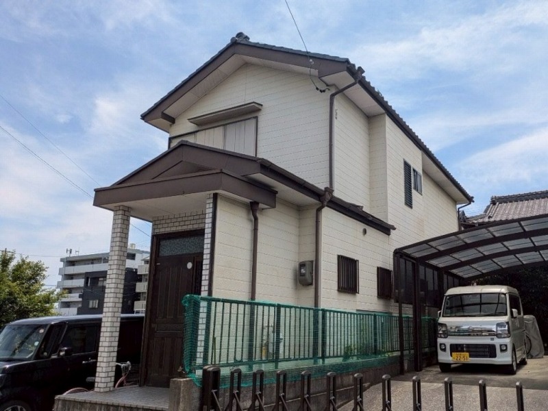 名古屋市港区　アイボリー×オレンジ系　ツートンカラー外壁塗装　施工例　塗装前　イメージ