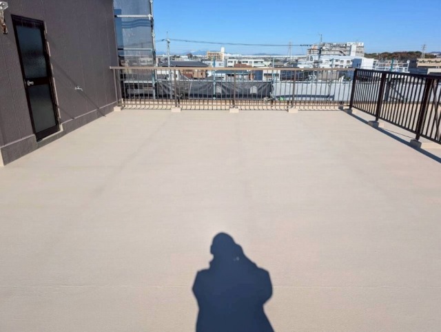 名古屋市北区 グレージュ系 店舗兼住宅 ALC外壁塗装 施工例 屋上防水塗装工事 完成 イメージ