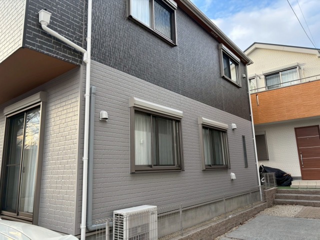 瑞穂区 グレー×黒系 アイディホーム 多彩仕上げ外壁塗装 施工例 側面完成 イメージ