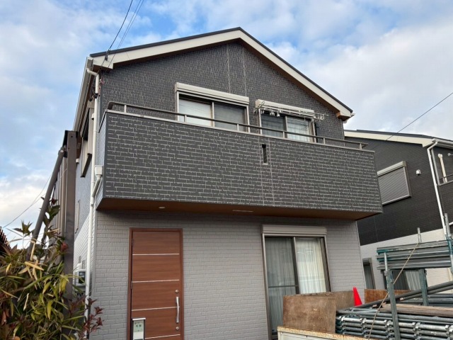 名古屋市瑞穂区　グレー×黒系　アイディホーム　多彩仕上げ外壁塗装　施工例の写真