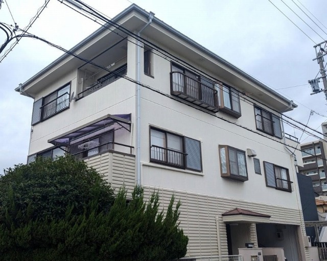 瑞穂区　ホワイト×グレー系　モダン住宅　外壁塗装　施工例　イメージ