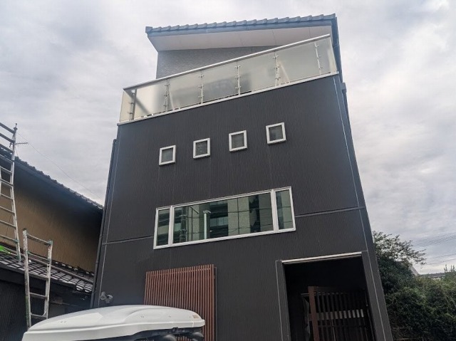 昭和区　重厚感あるダークグレー系　モダン住宅　外壁塗装　施工例　塗装前　イメージ