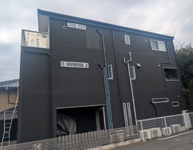 昭和区　重厚感あるダークグレー系　モダン住宅　外壁塗装　施工例　塗装前　イメージ