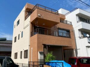 名古屋市南区　石積みサイディングを活かしたダブルトーン仕上げ　外壁塗装　施工例