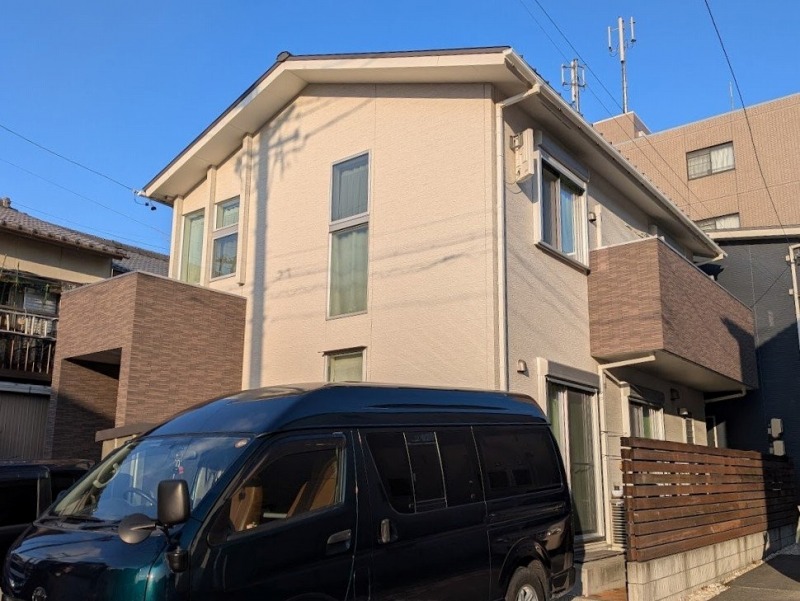 名古屋市西区　艶消しホワイトとブラウンタイルの上品な外壁塗装　施工例　塗装前　イメージ